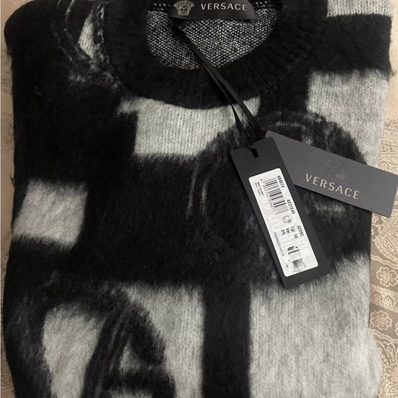 VERSACE MENS EMBROIDERED SWEATER SZ M/L - Picture 9 of 9